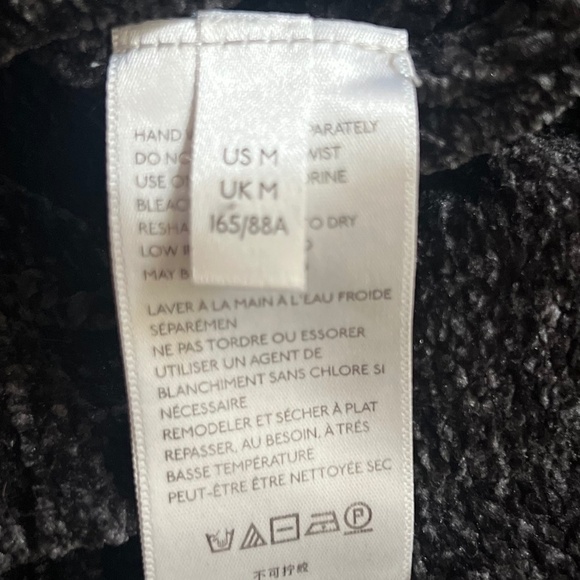 Urban Outfitters Chenille Knit Loose Fit Cropped Cardigan Sweater Size Medium - Picture 6 of 8